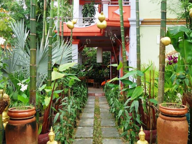 Hotel Jasmine Garden