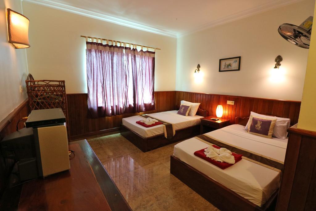 Firefly - The Berlin Angkor