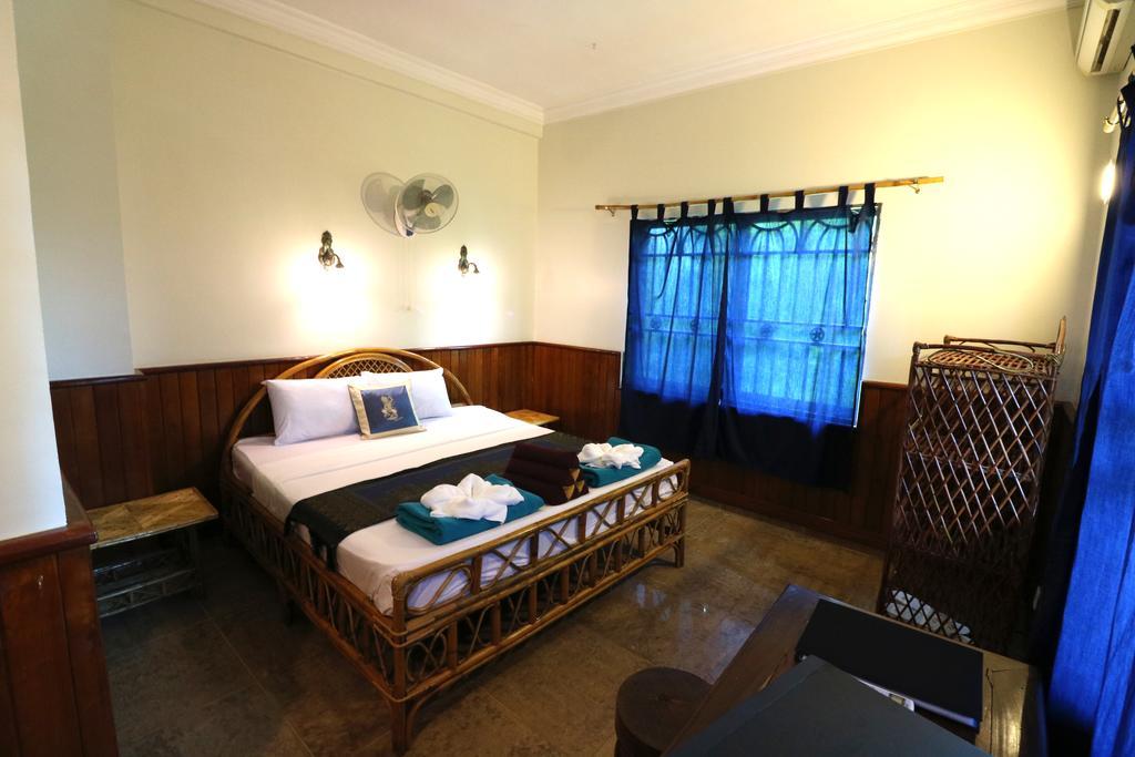 Firefly - The Berlin Angkor