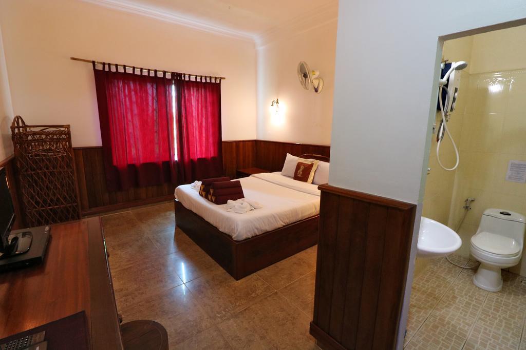 Firefly - The Berlin Angkor