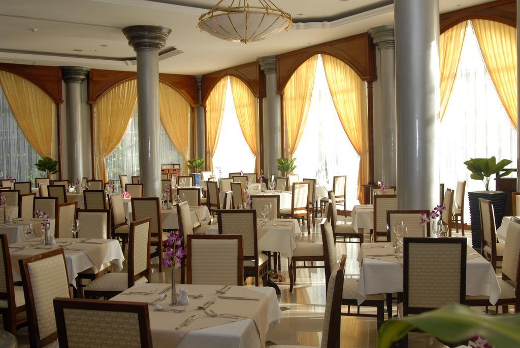 Khách sạn Preah Khan 4*
