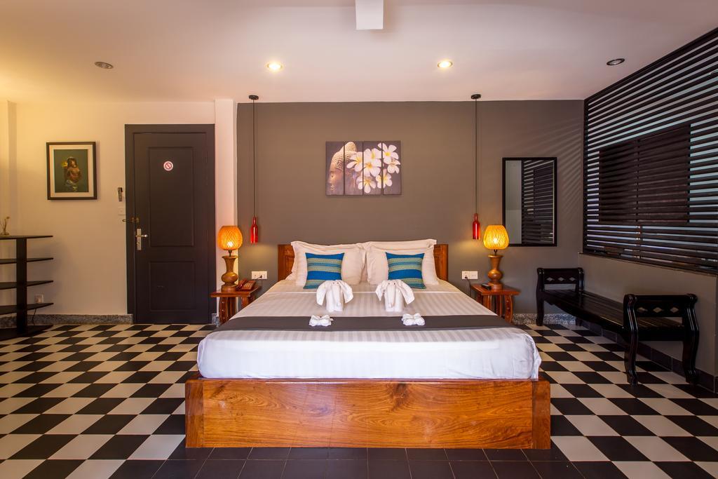 Baby Elephant Boutique 3*