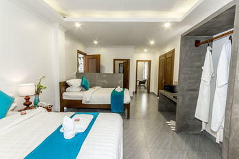 Ravel Boutique 4*