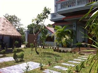 3 Monkeys Villa Residence