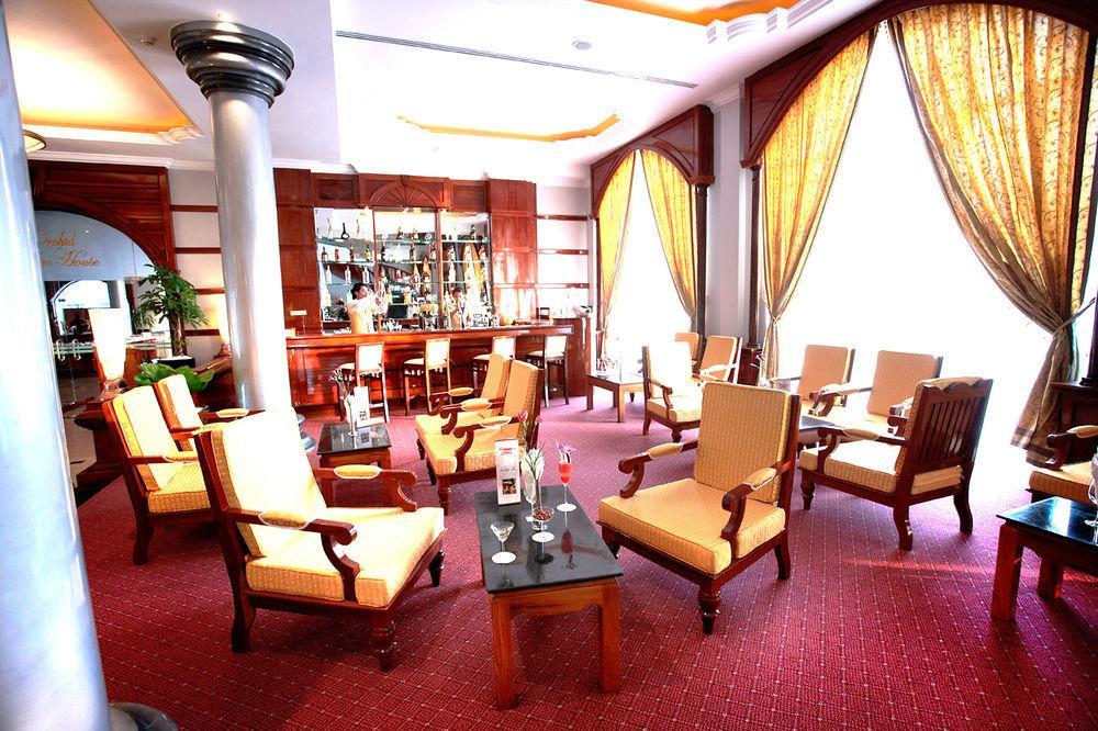Khách sạn Preah Khan 4*