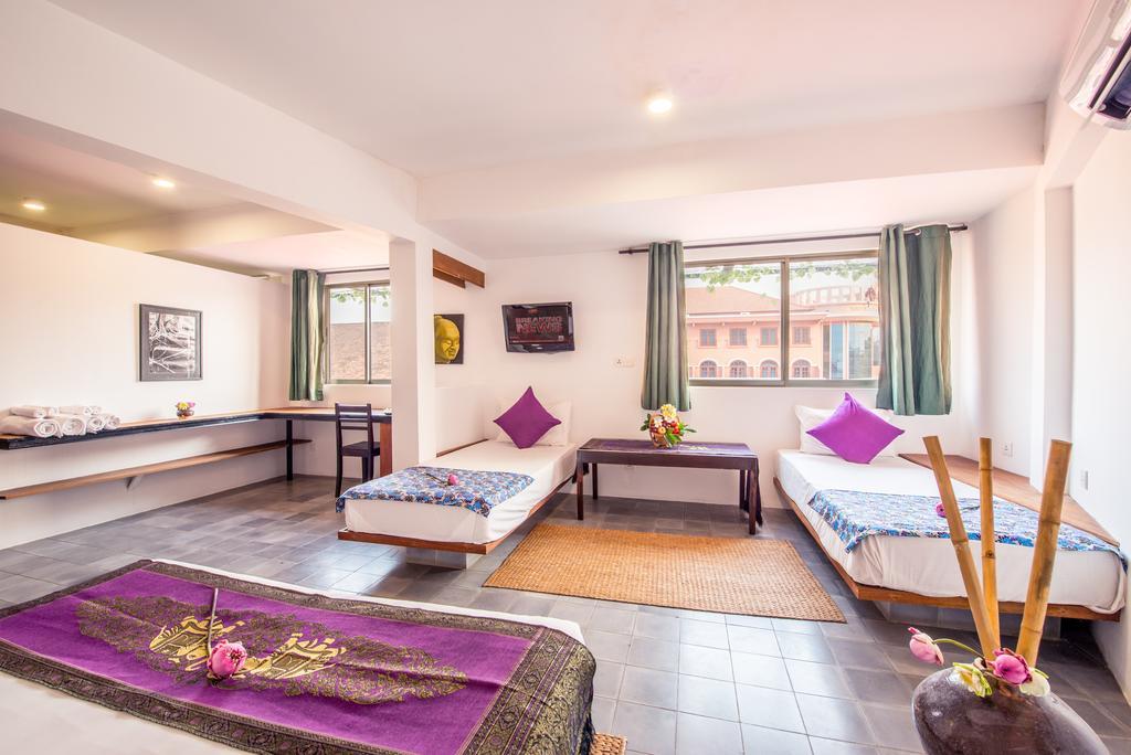 Phally's Hotel
