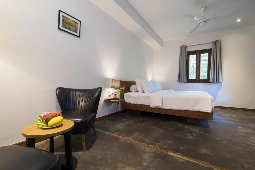 Enkosa 4-bedroom Wooden Luxury House Bed & Breakfast *