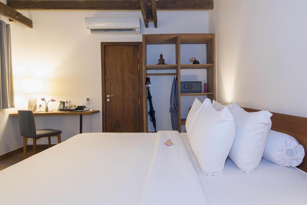 Bed & Breakfast Enkosa 4-bedroom Wooden Luxury House *