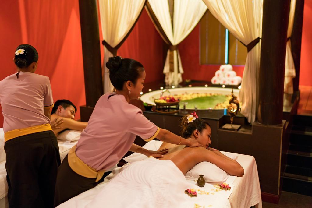 Angkor Miracle Reflection Club