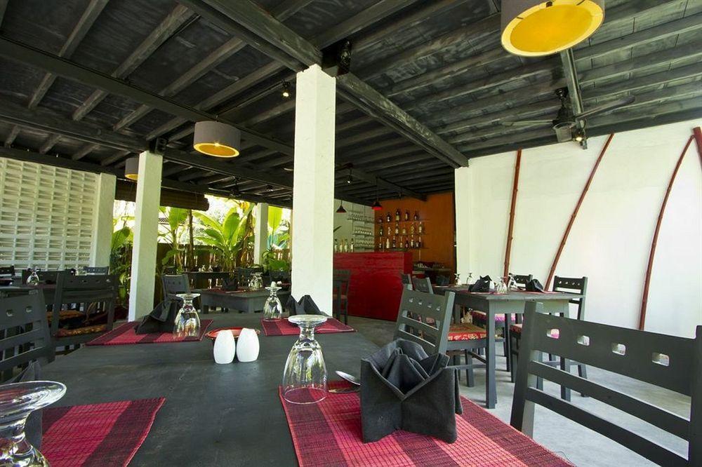 Ashia & Lounge Khách sạn