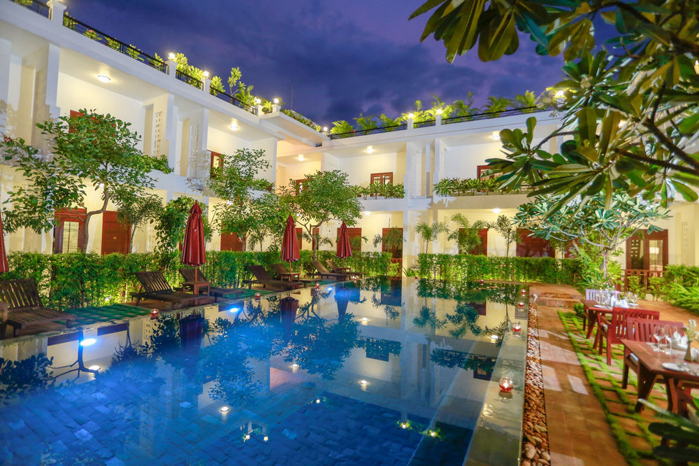 The Moon & 4* Siem Reap
