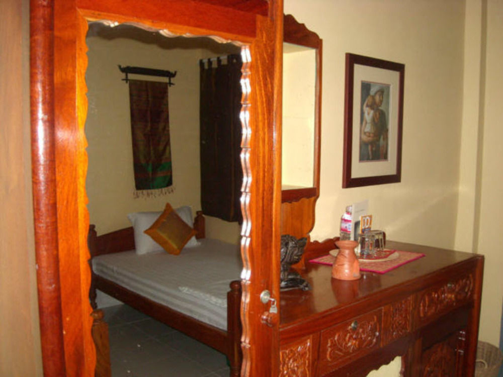 Seven Candles Guest house 2*
