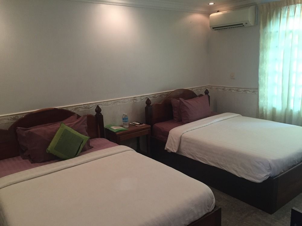 River Village Manor 3*