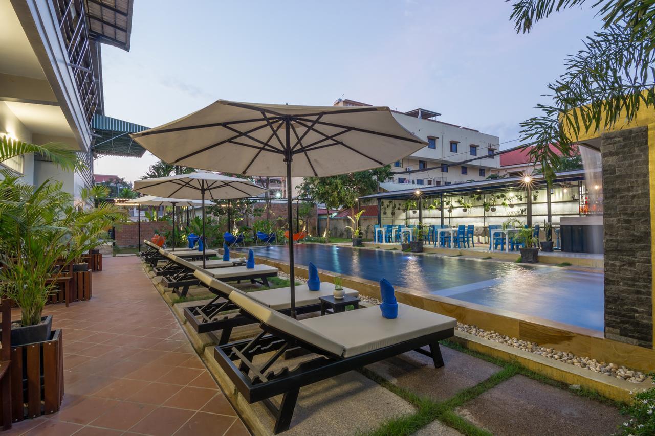 Hotel The Local Time Village