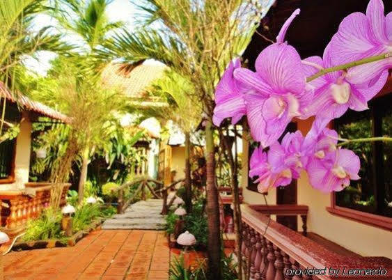 Hotel Lotus