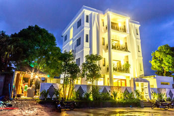Ravel Boutique 4*