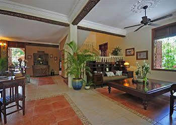 Khách sạn Hanumanalaya Colonial House 3*
