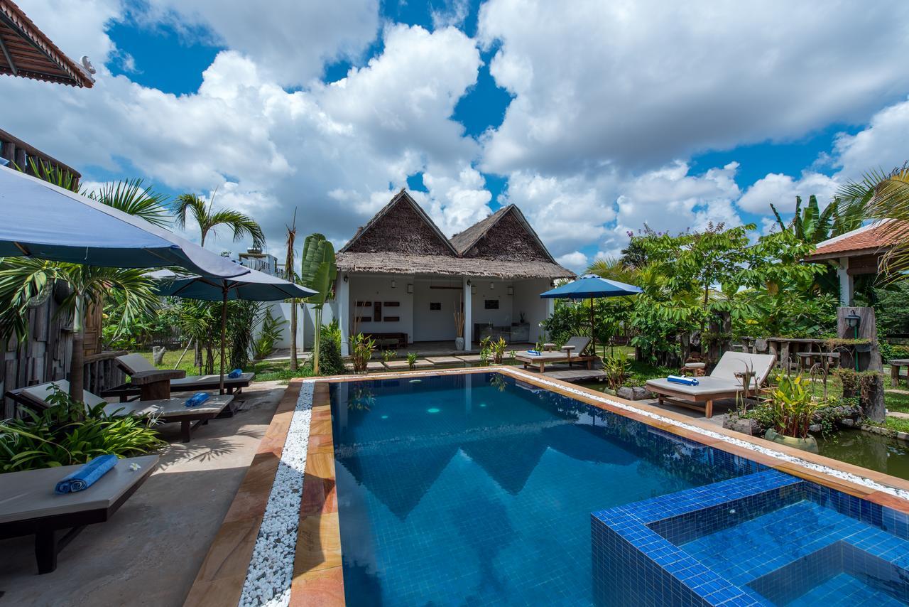 The Clay D Angkor & 4*