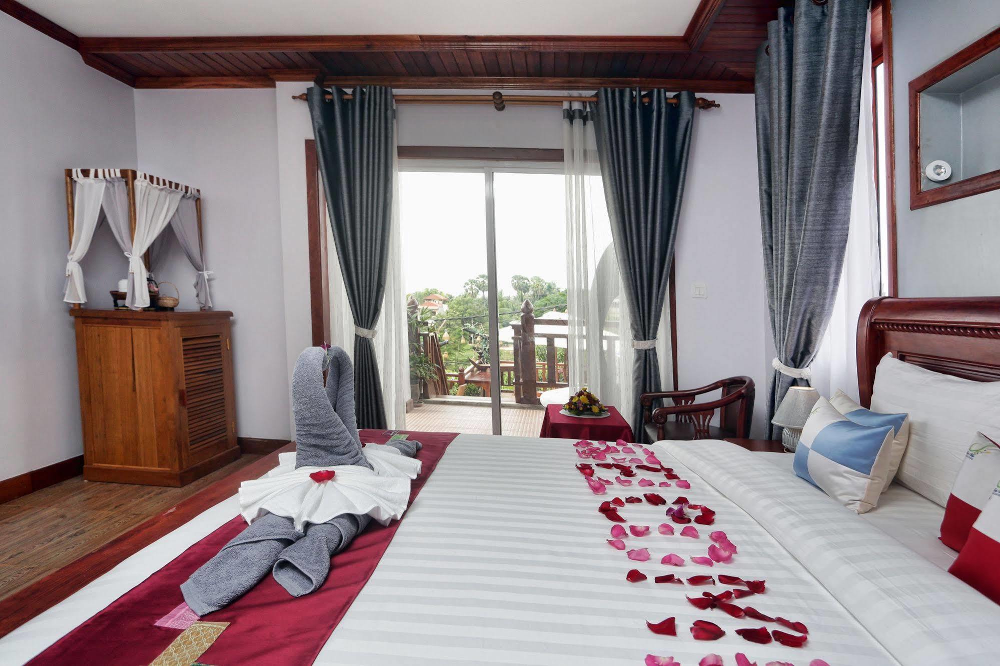 The Seda Hotel 3*
