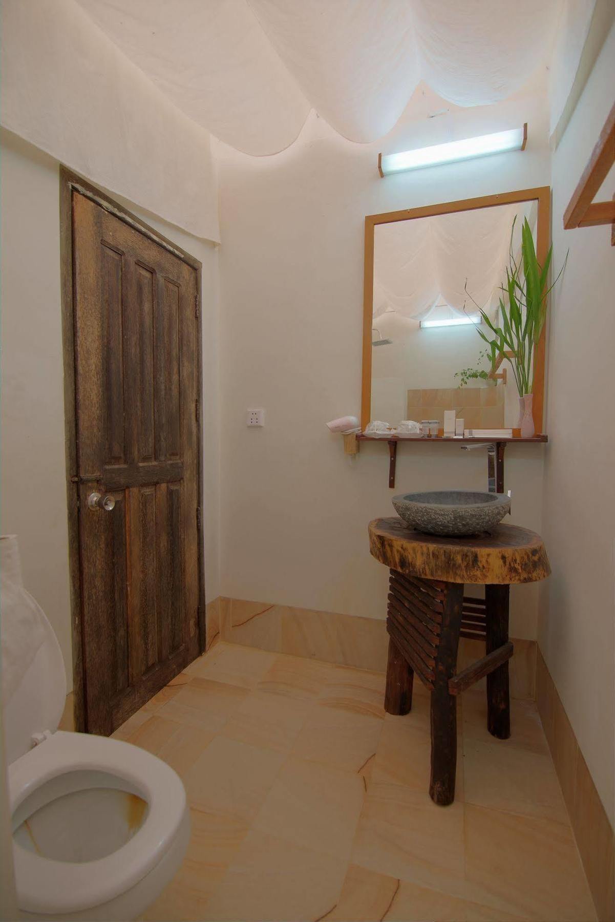 Palm Village & Resort 4*