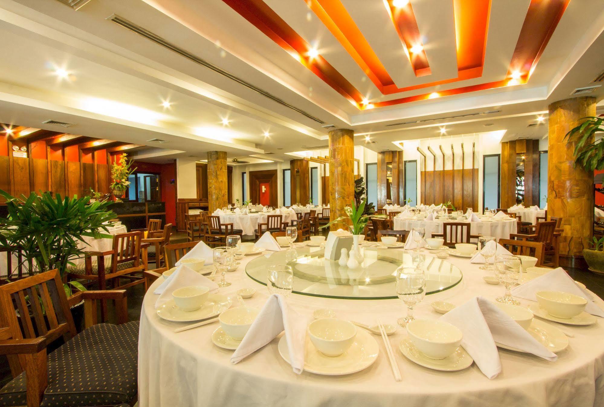 Royal Empire Premium Hotel