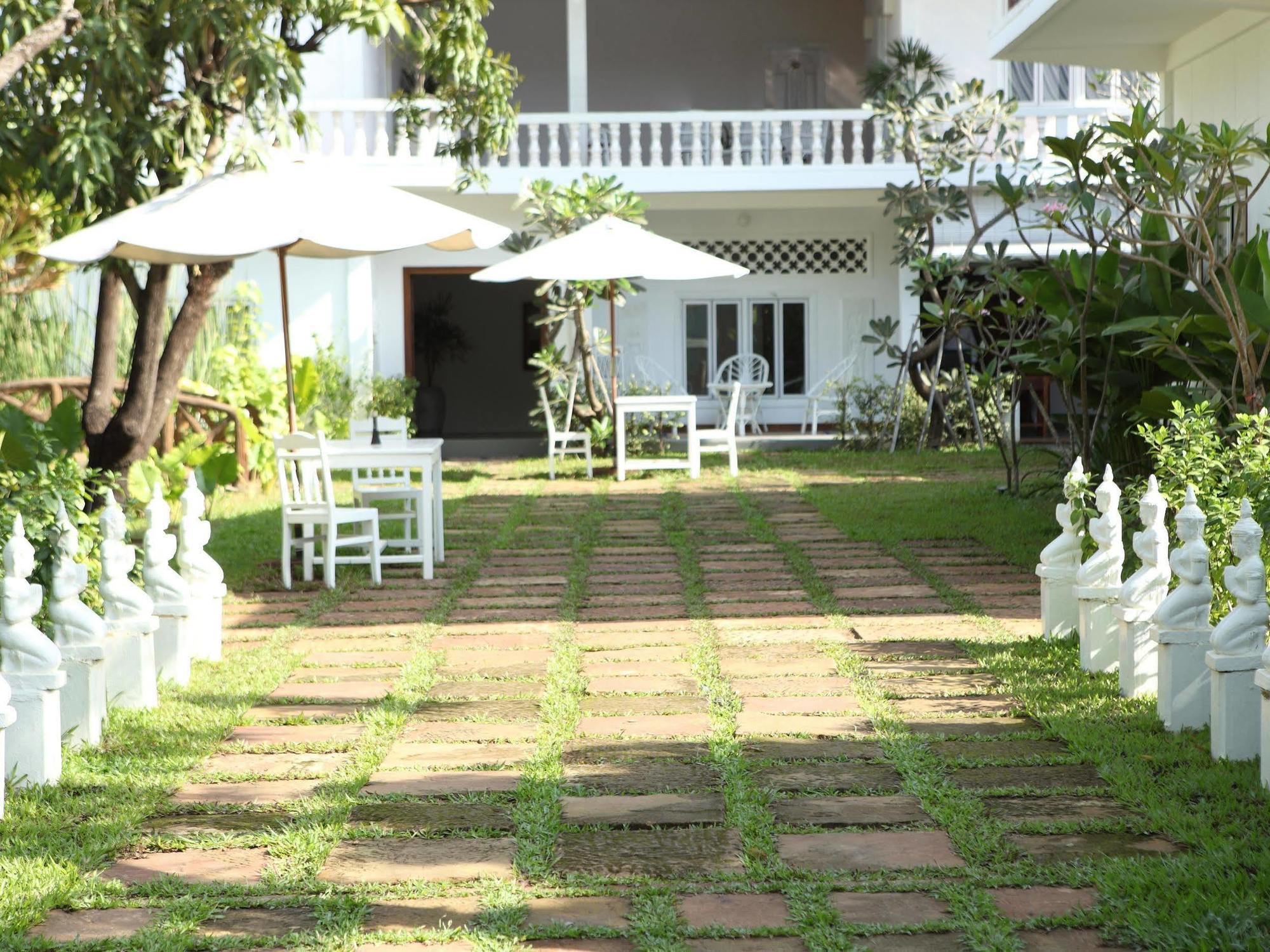 The Frangipani Garden & Hotel 3*