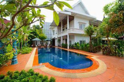 The Frangipani Garden & Hotel 3*