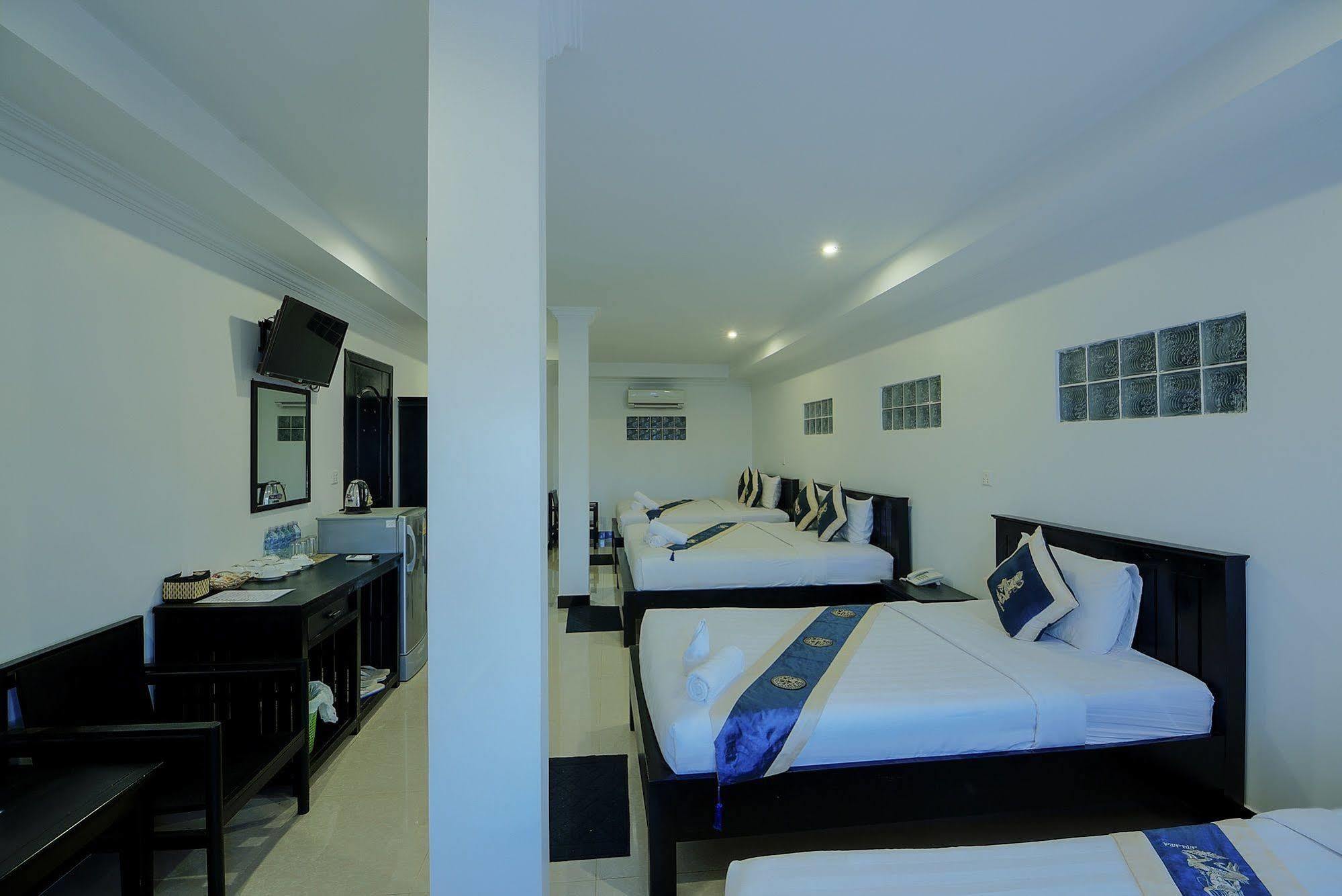 Mango Rain Boutique 4*