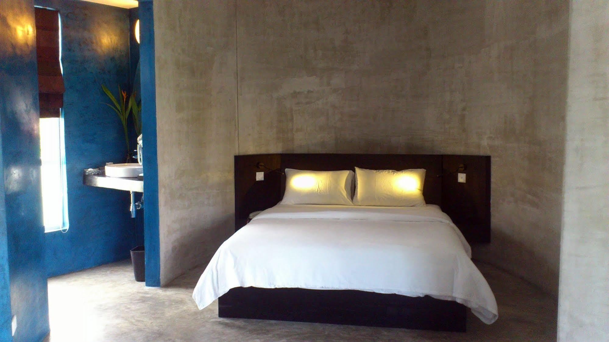 Men's & Hotel 3*