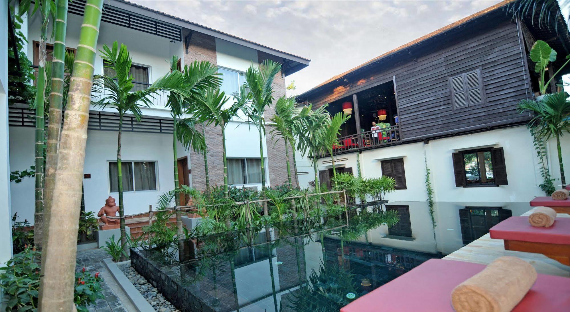 River Bay Hotel 4*