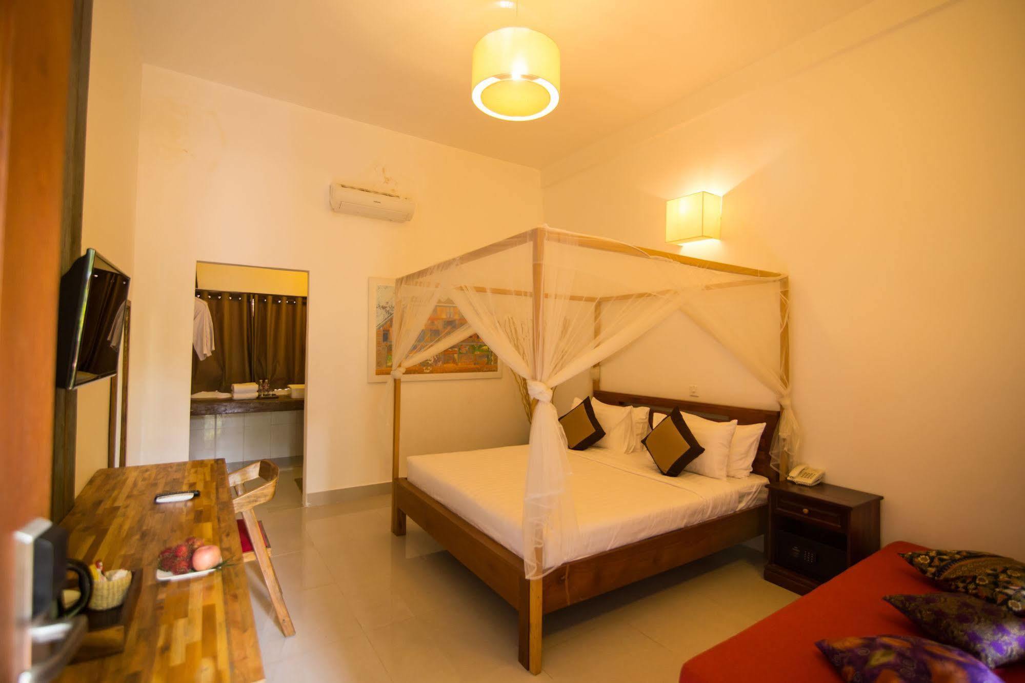 Hotel River Bay 4*