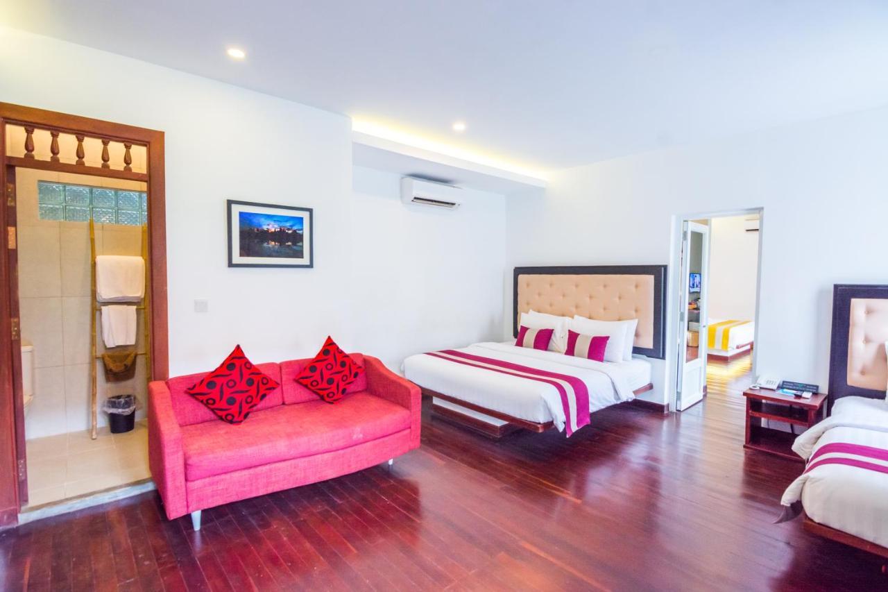 Naga Gate Boutique Hotel 4*