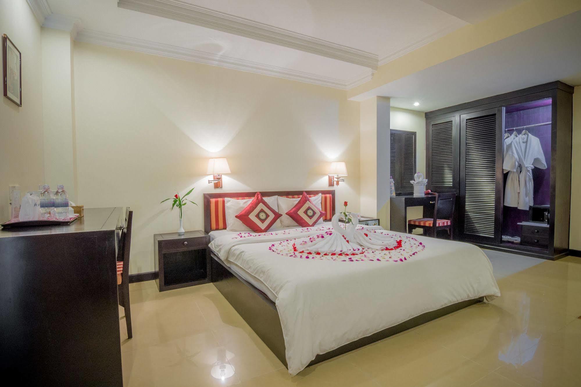 Angkor Riviera Hotel 4*