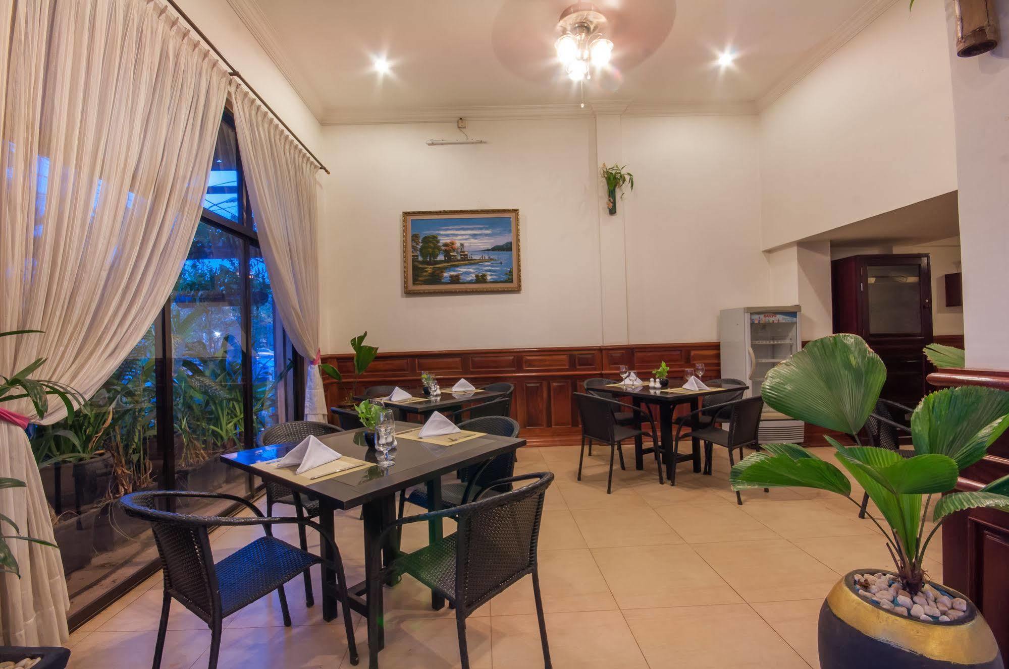 Putheavatei Boutique And 2* Siem Reap