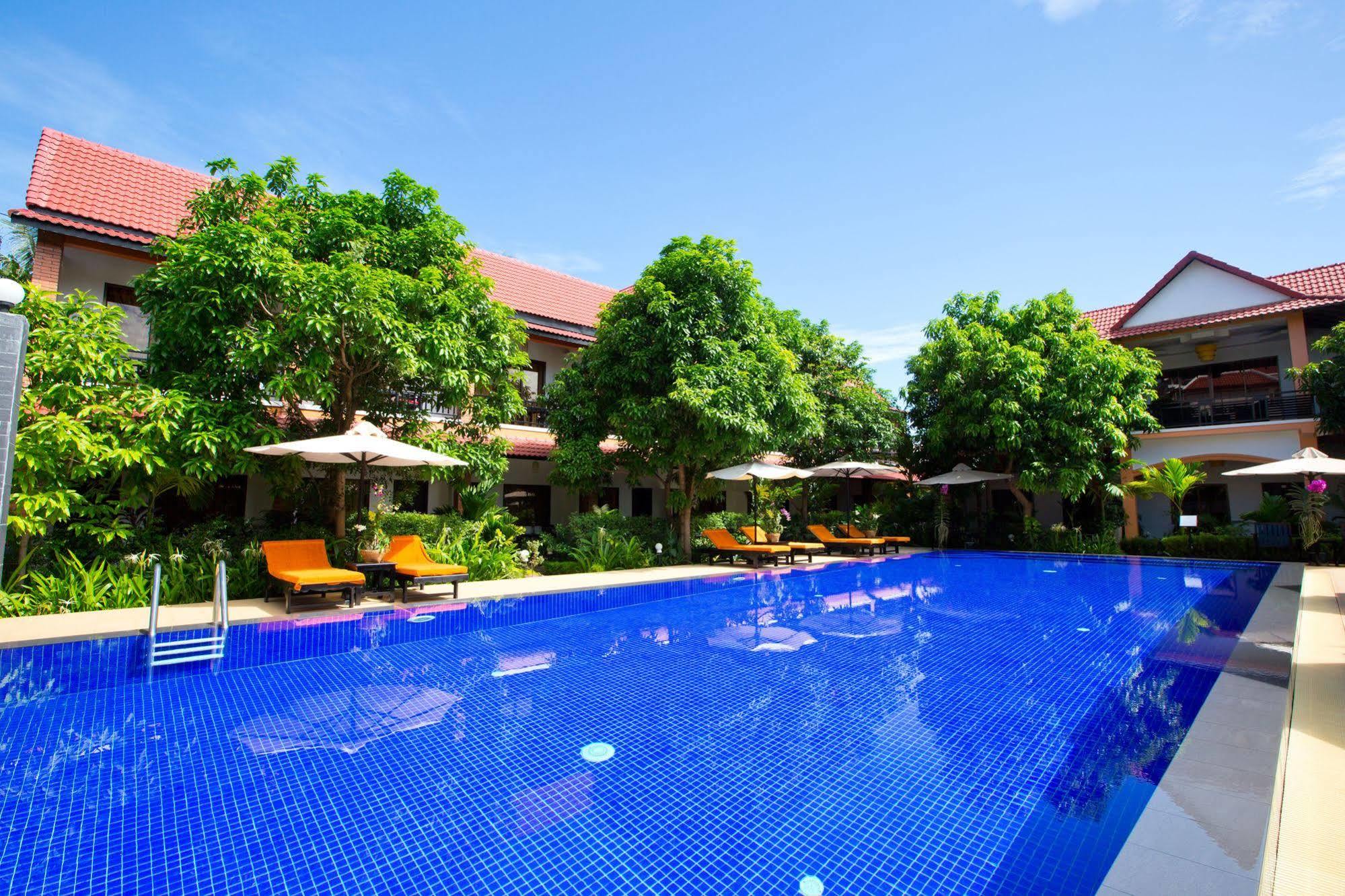 Boutique Angkor Hotel 3*