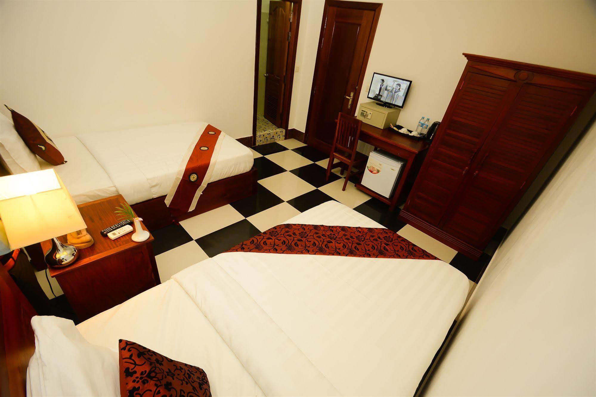 Hotel Overflow 3*