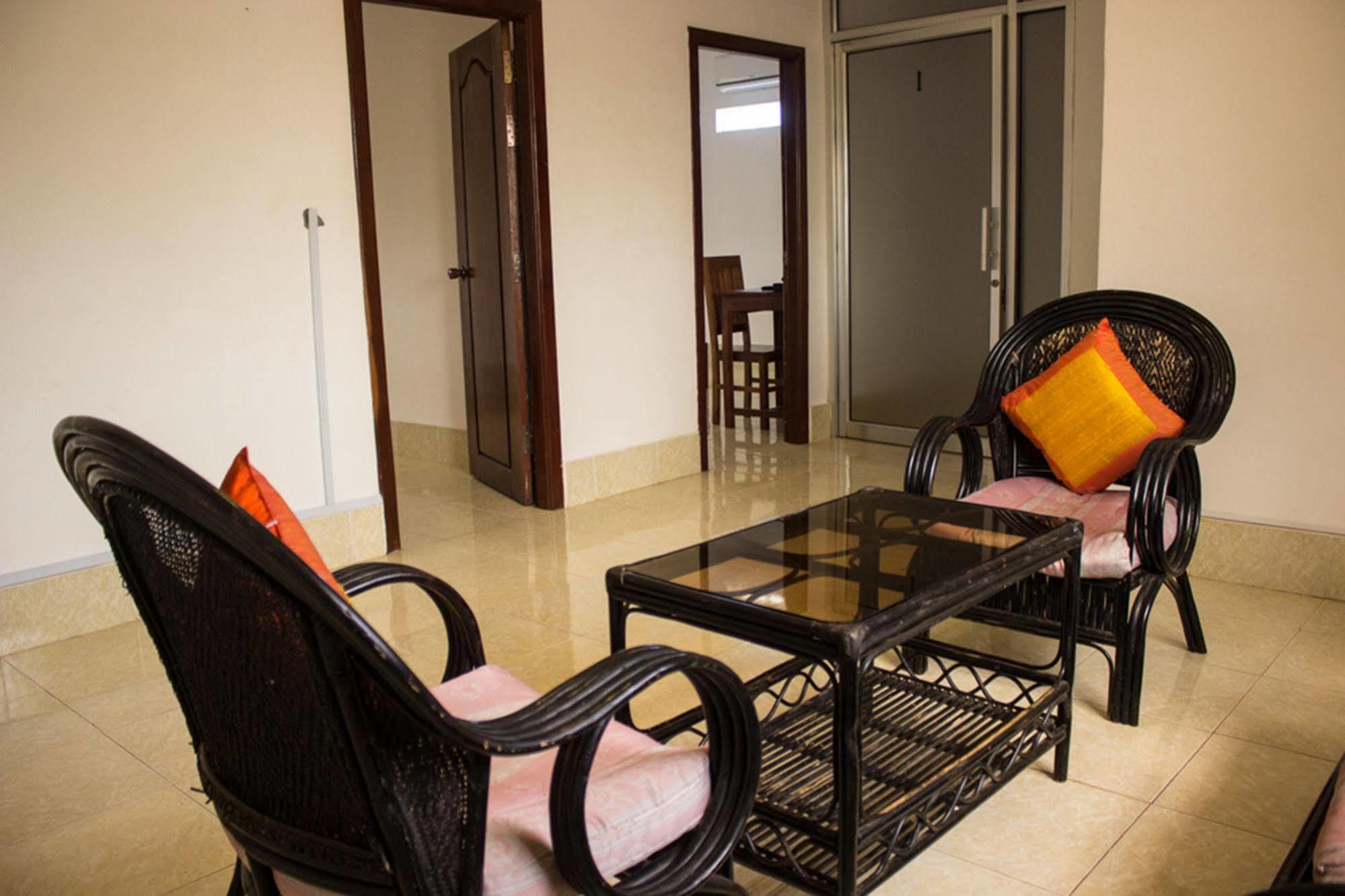 Hotel Overflow Siem Reap