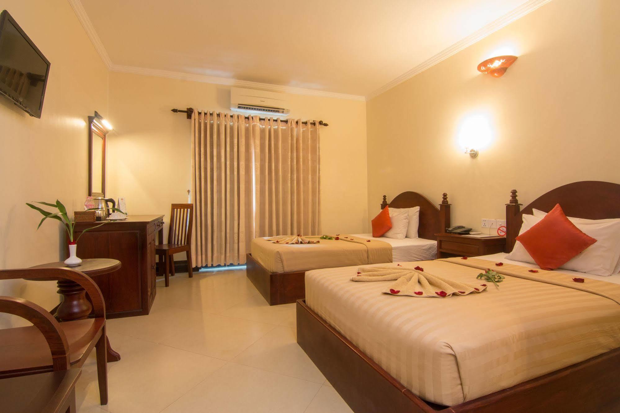 Sovan Mealea Hotel 3*
