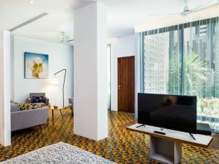 1920 Hotel