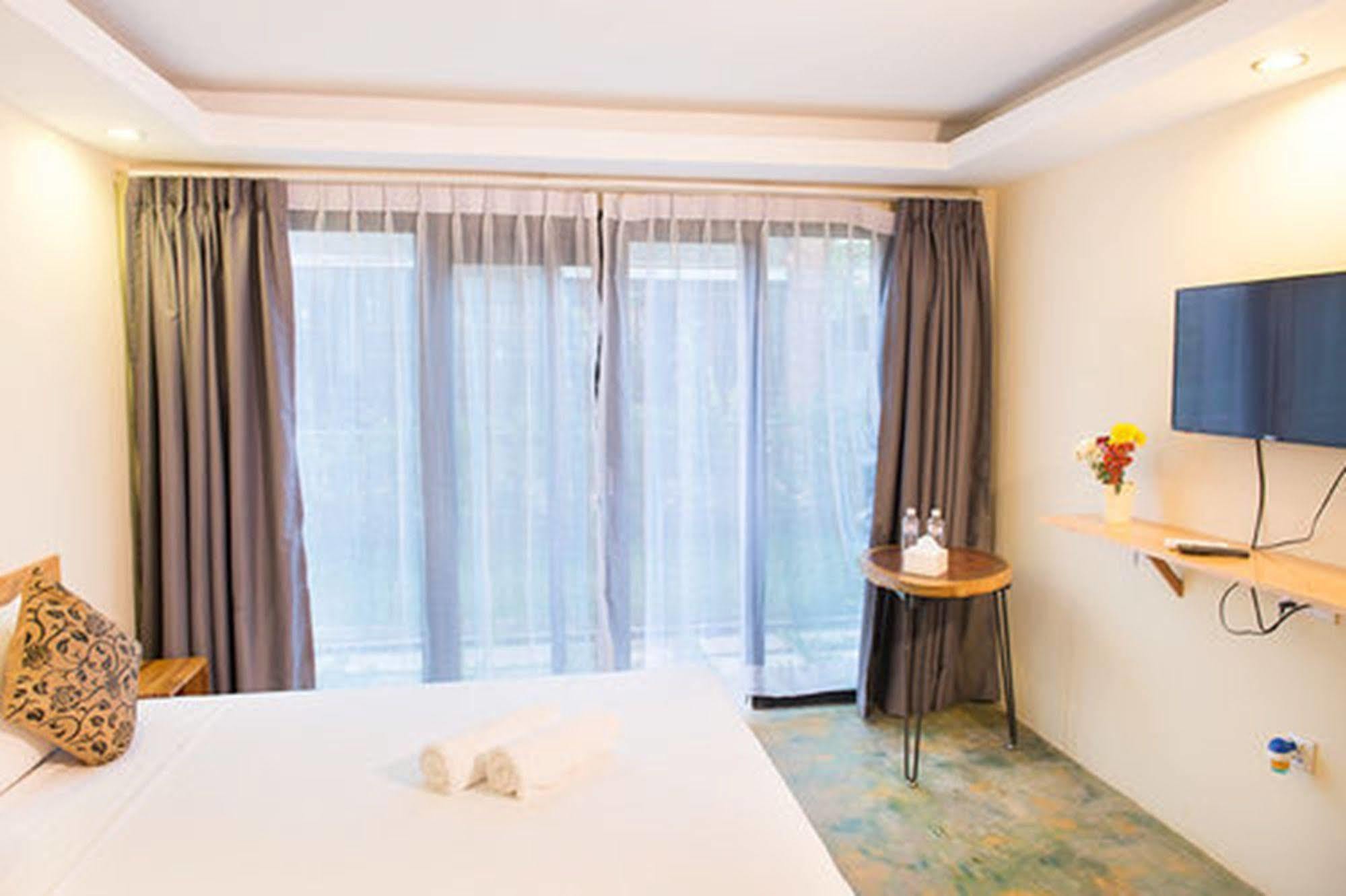 Hotel Day Day