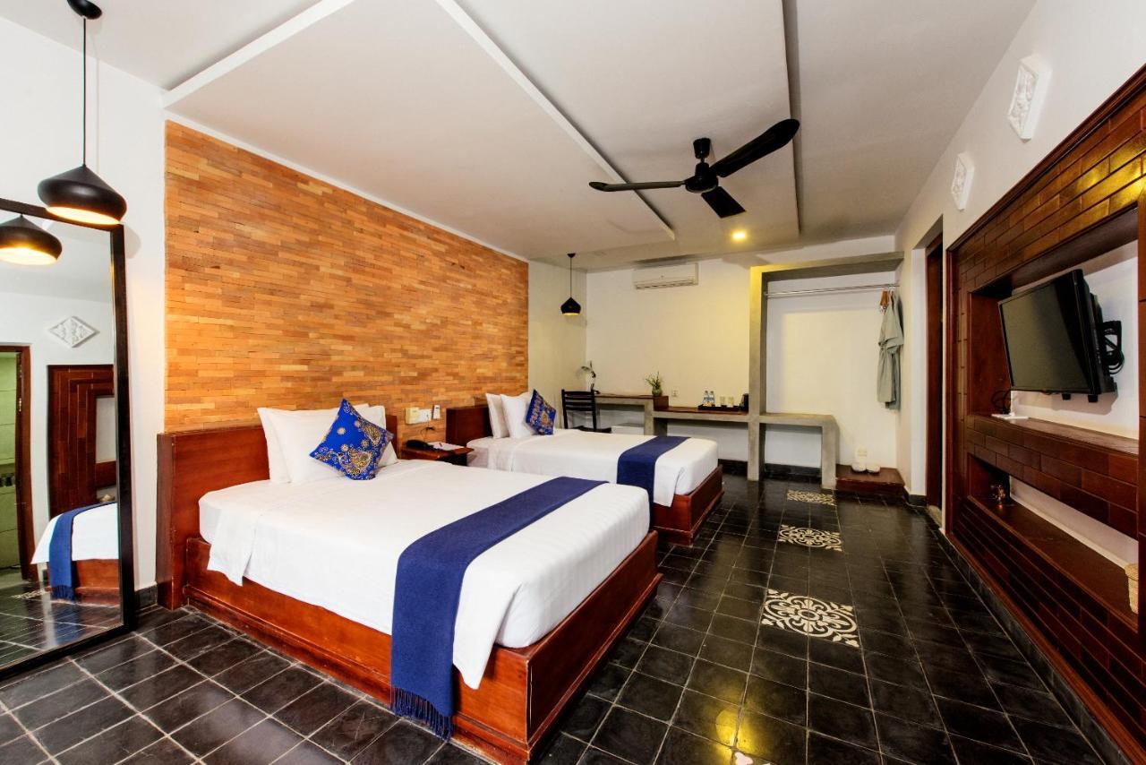 Charming Angkor &