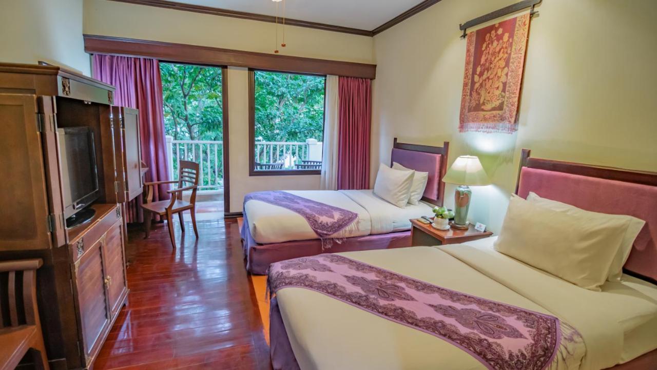 Grand Sunset Angkor