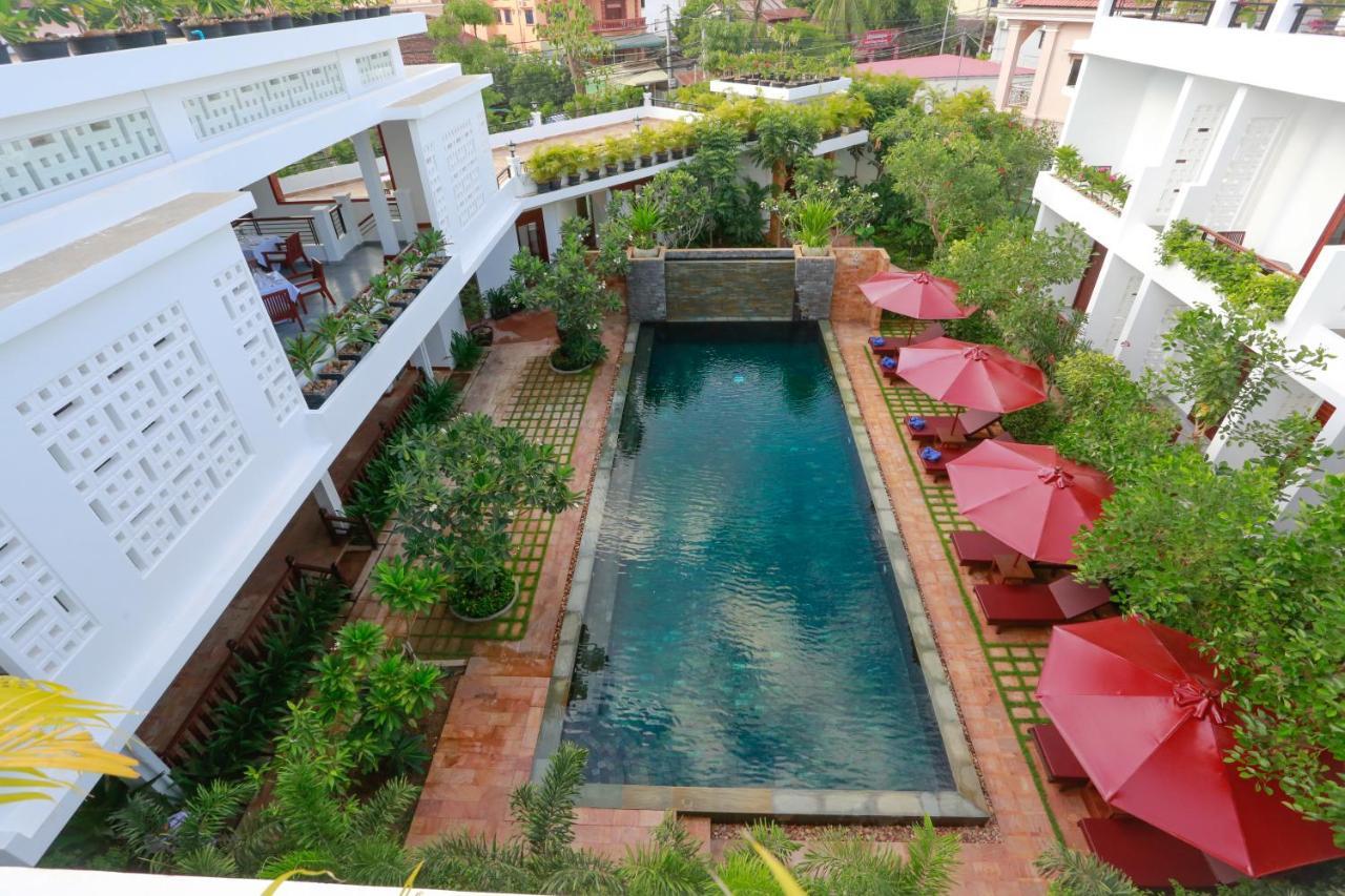 The Moon & Hotel 4*