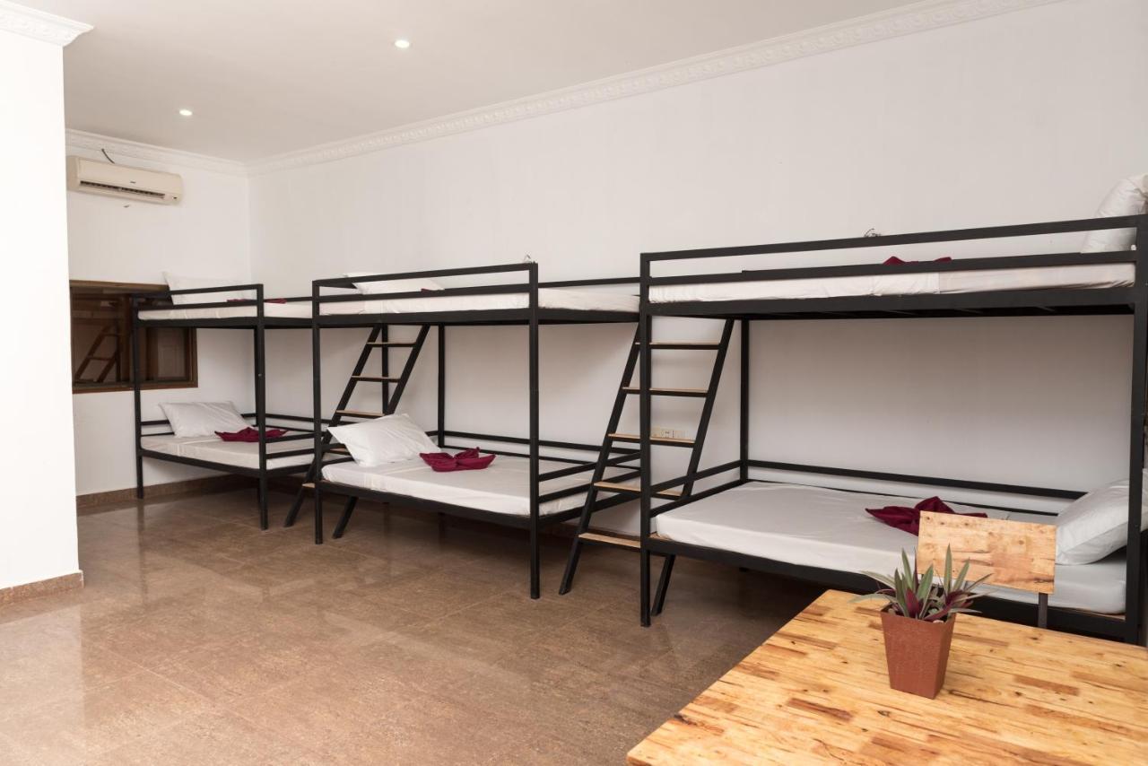 Barefoot Backpacker Hostel