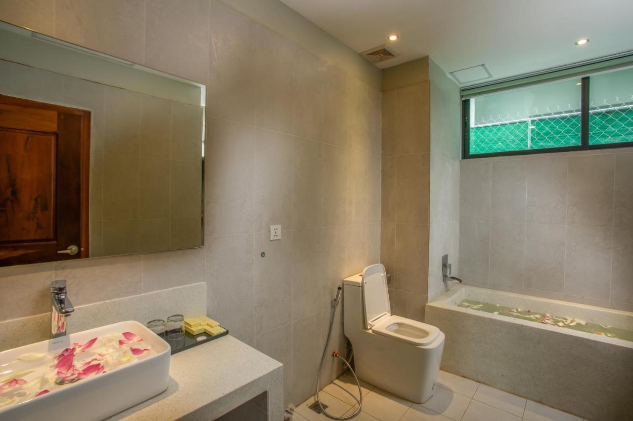 Hotel Saravuth & 4*