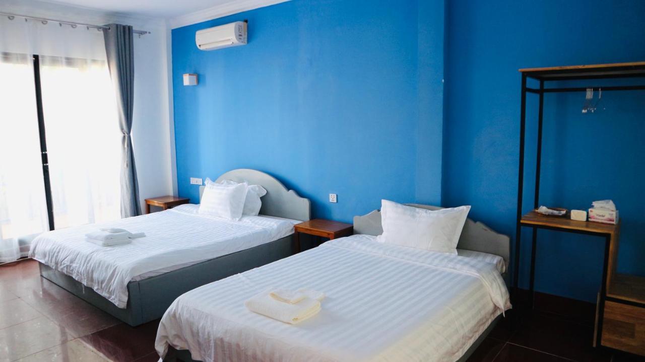 Hostel Pineapple *