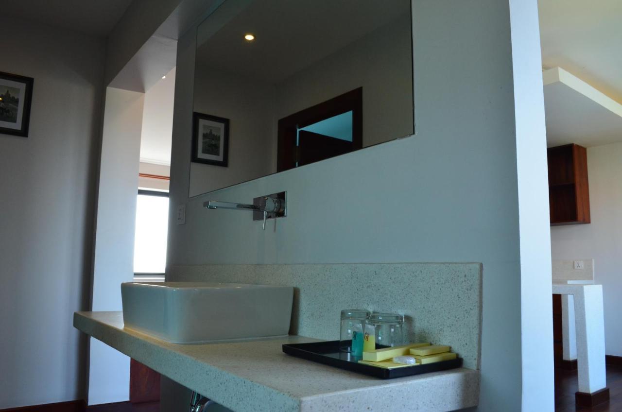 Saravuth & 4* Siem Reap