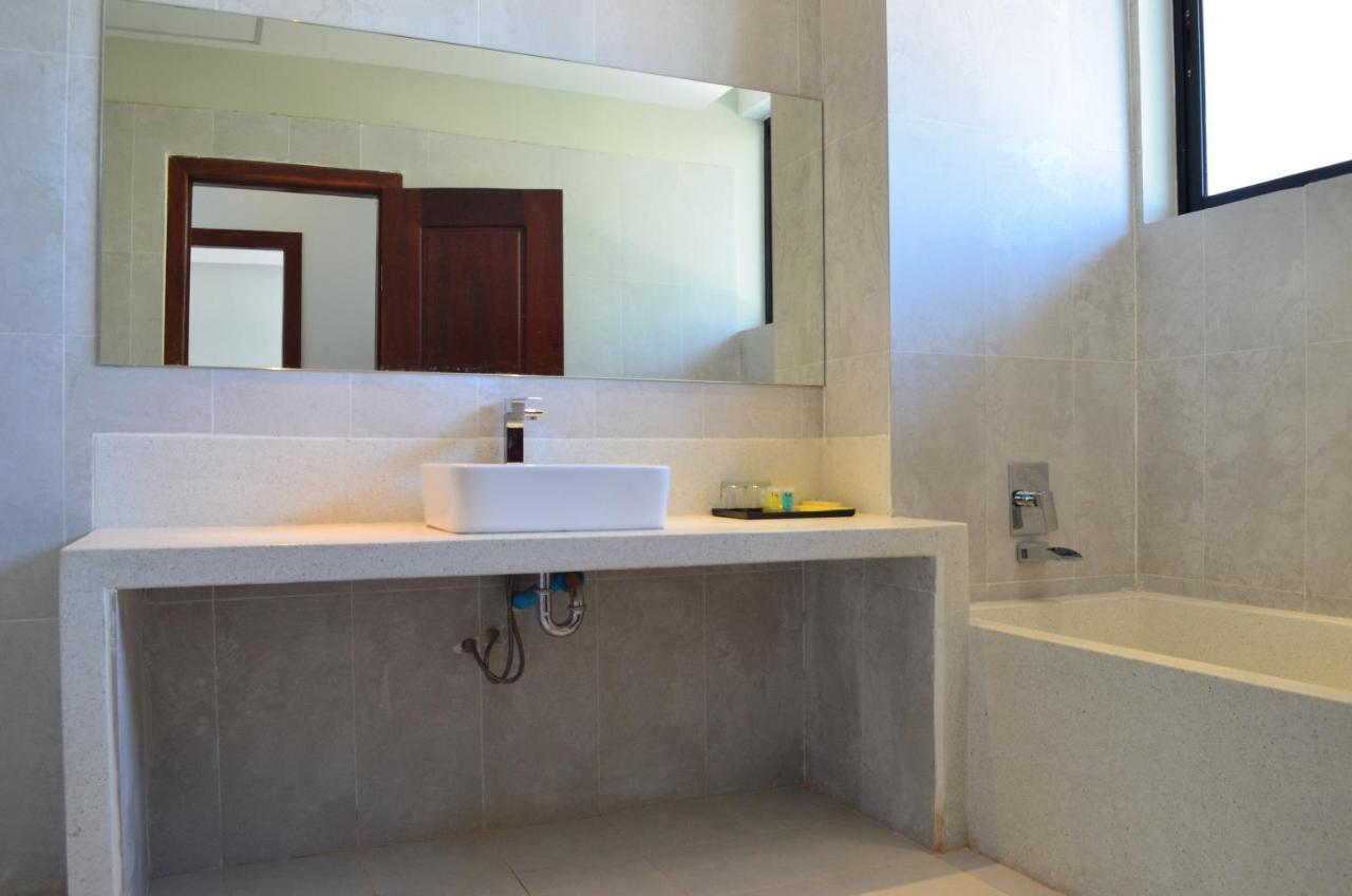 Hotel Saravuth & 4*