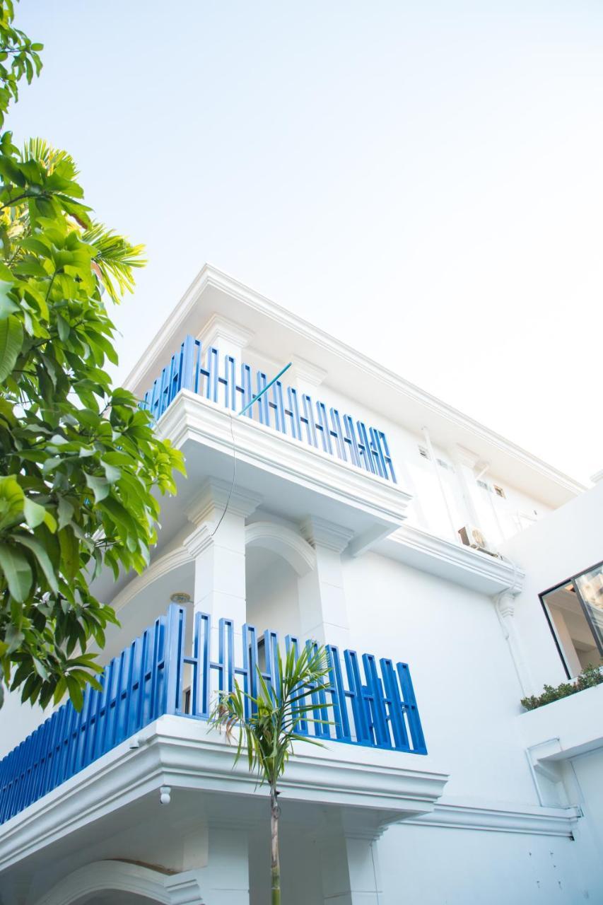Pineapple Hostel *