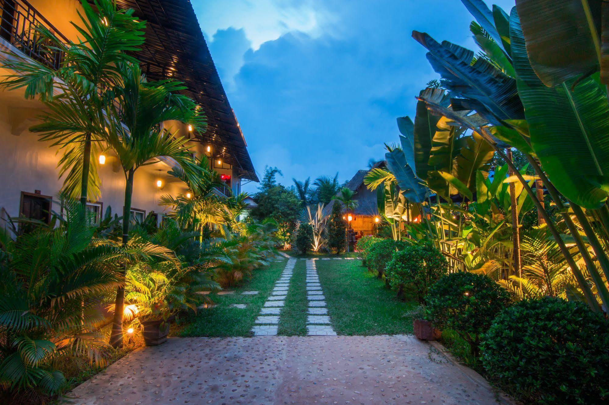 Reveal Angkor Hotel 4*
